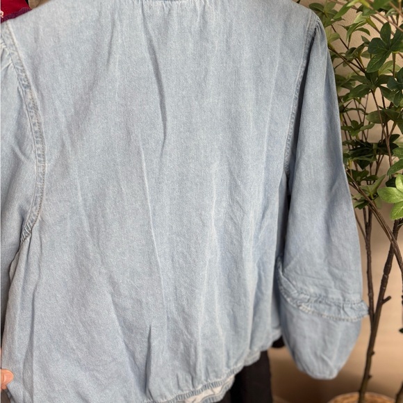 Light Blue Nicole Miller Denim Women's Top NWT - Picture 4 of 4